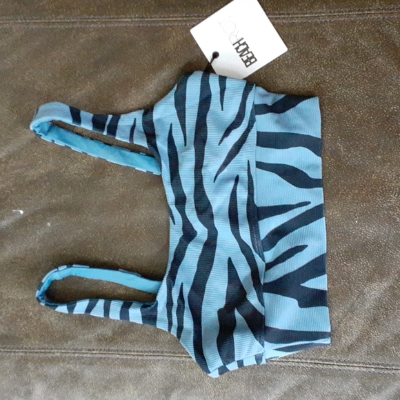 Beach Riot Sports Bra - Picture 2 of 4